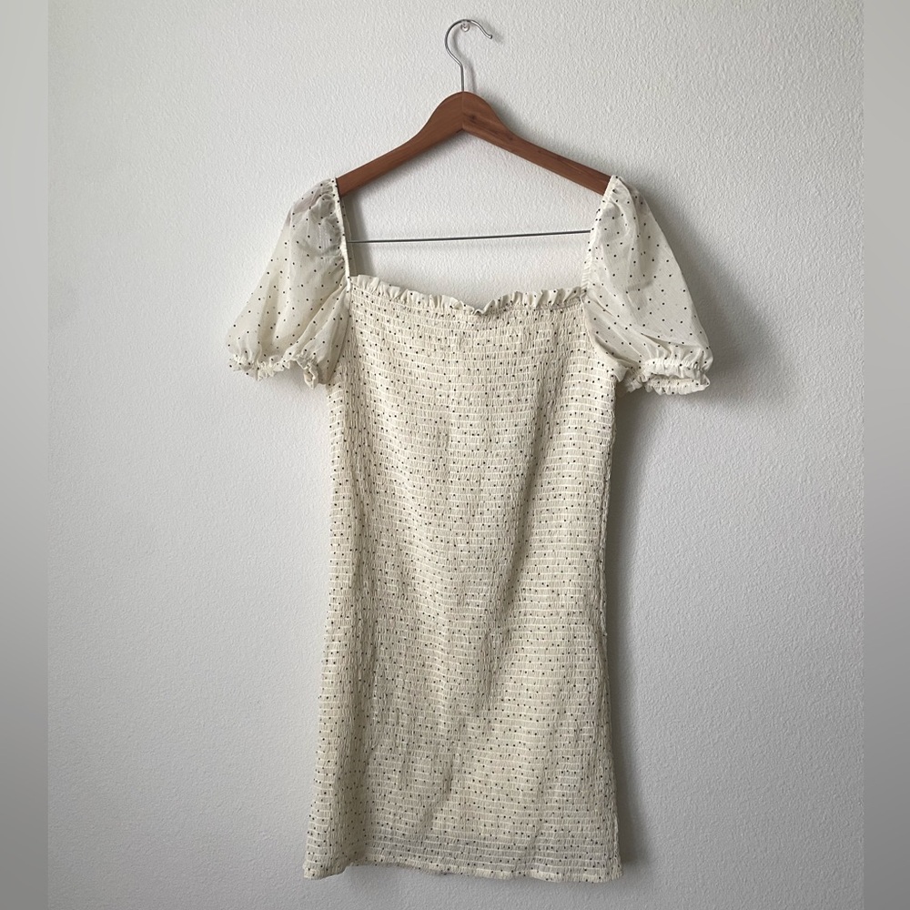 Revamped fitted dress with balloon sleeve